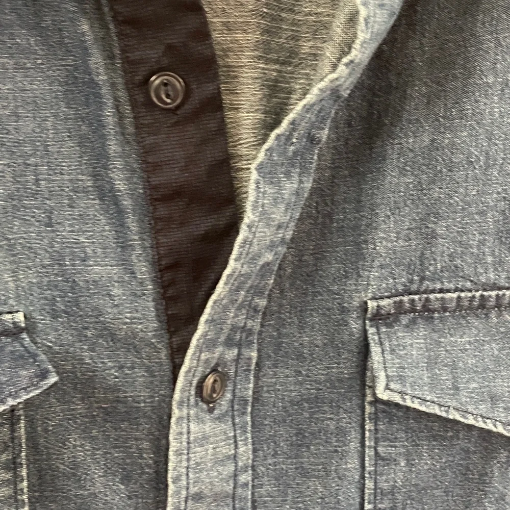 Banana Republic Blue denim Chambray button western weekend 100%cotton L